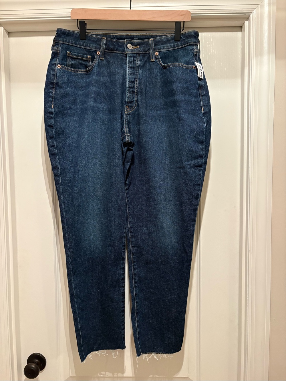 Women’s Old Navy Hi-Rise curvy OG straight button fly, raw hem jeans size 14 NWT